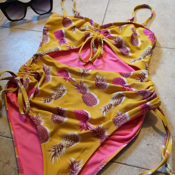 American Eagle Cut Out Runching Tie One Piece Baithing Suit - Picture 3 of 16